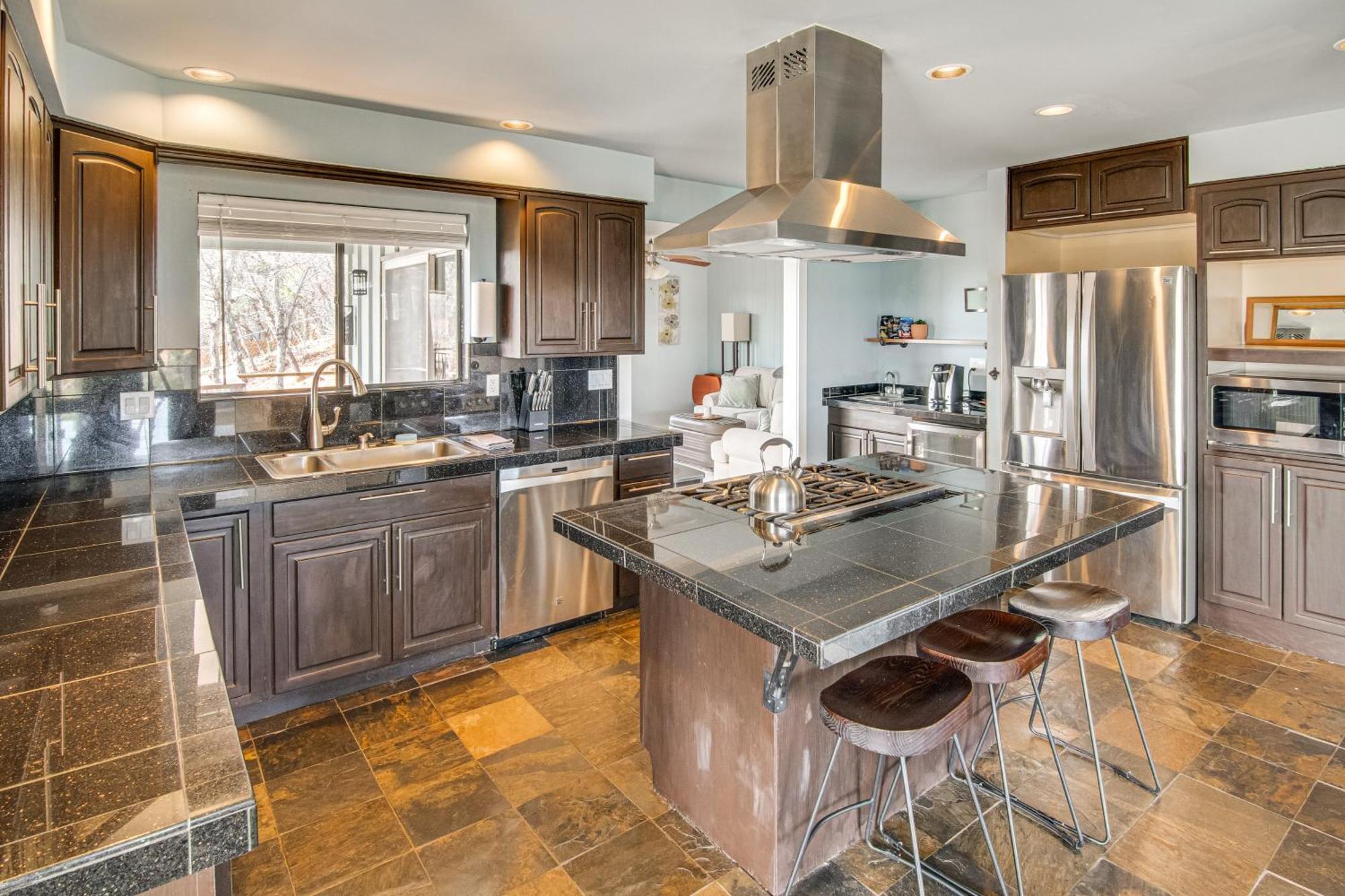 5 Mi To Area Attractions Home With Hot Tub Colorado Springs Exterior photo